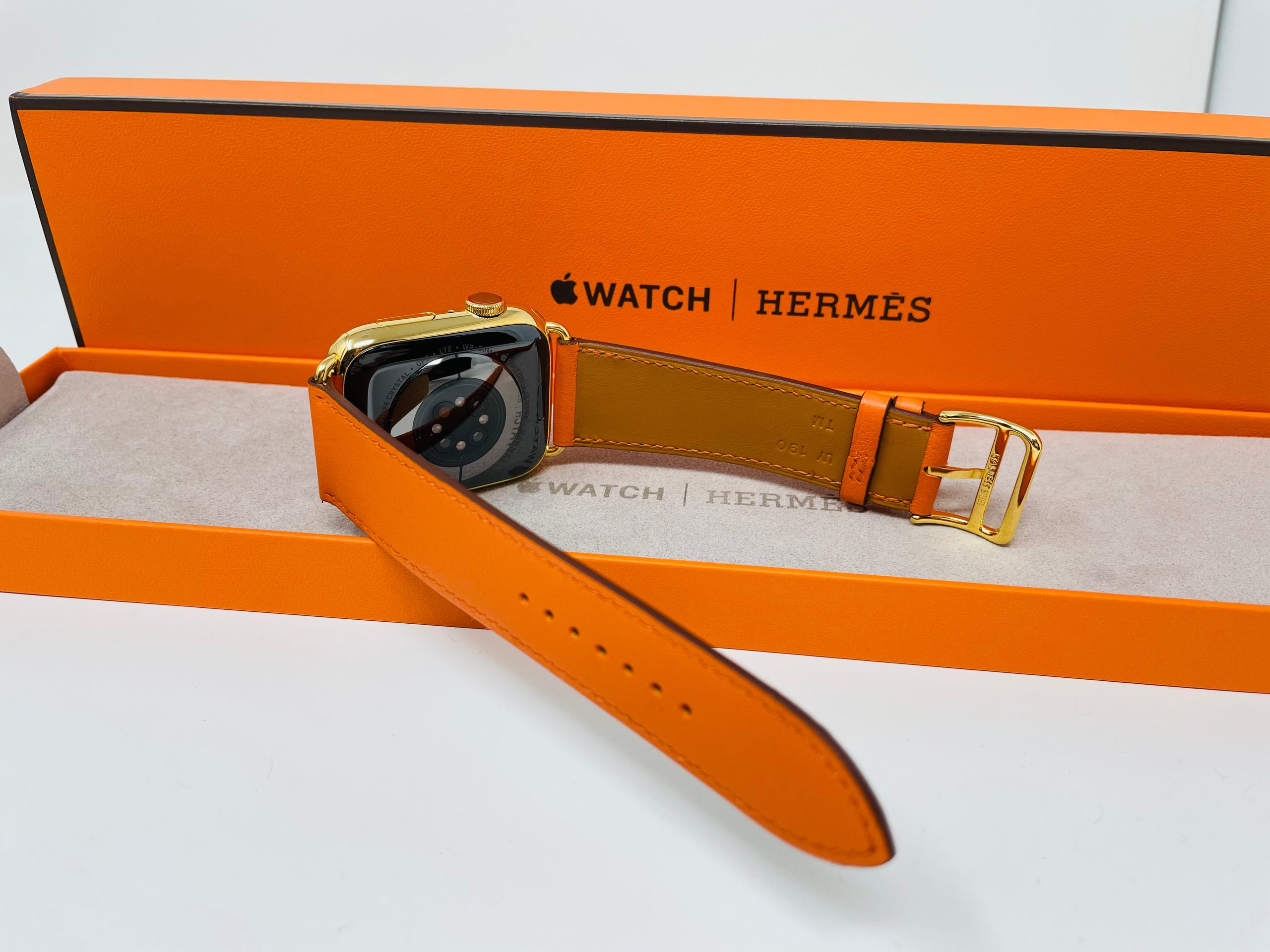 24k Apple Watch Hermes Series 8 41mm 24k Gold Plated Hermes metal Gourmette  Band